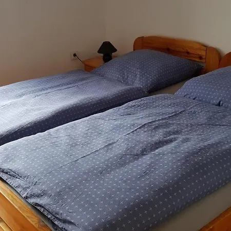 Schoene Aussicht Treben